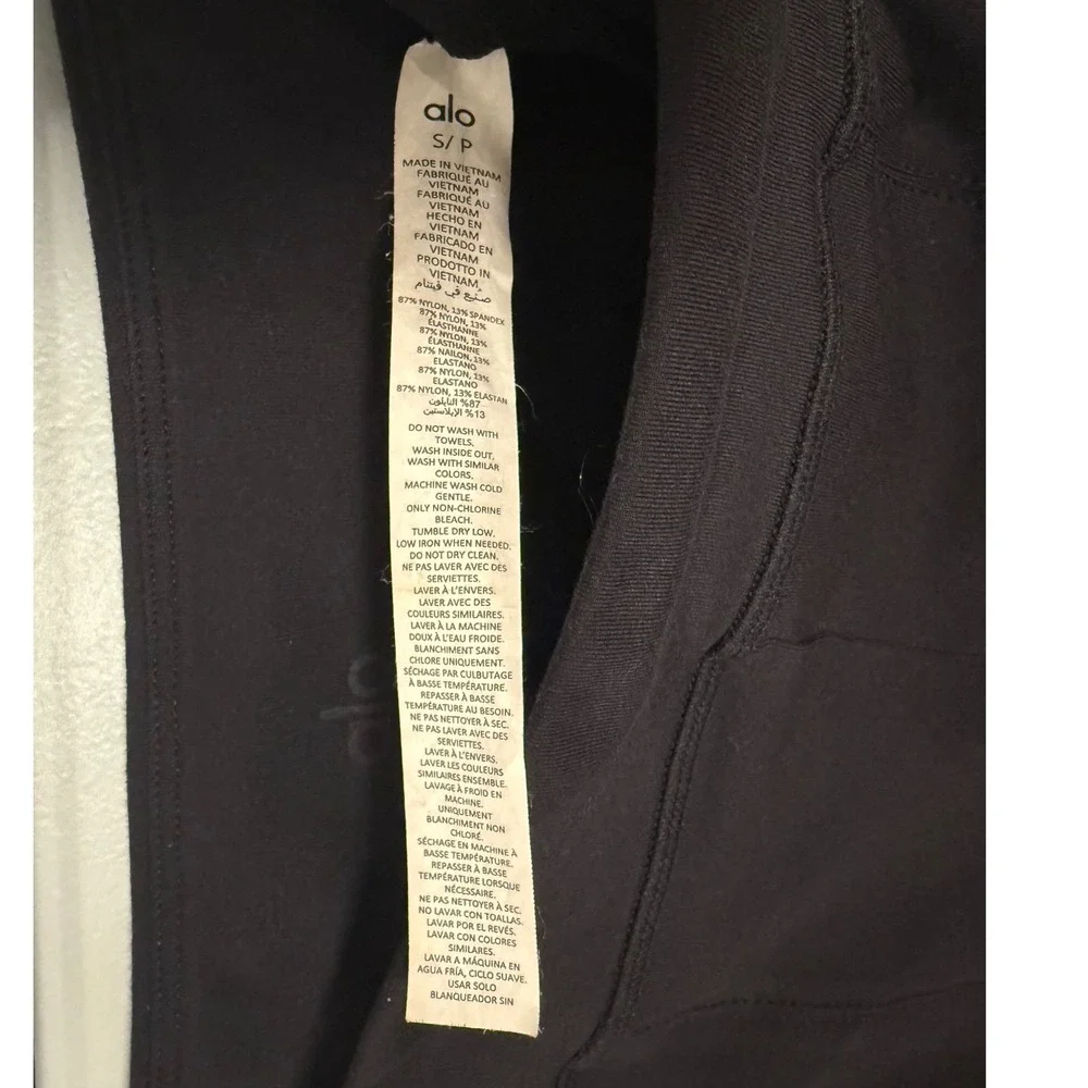 ALO YOGA Women's Airbrush High-Waist Kick-Back Legging, Black, Size Small